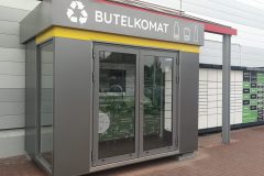 Butelkomat-AUCHAN-scaled