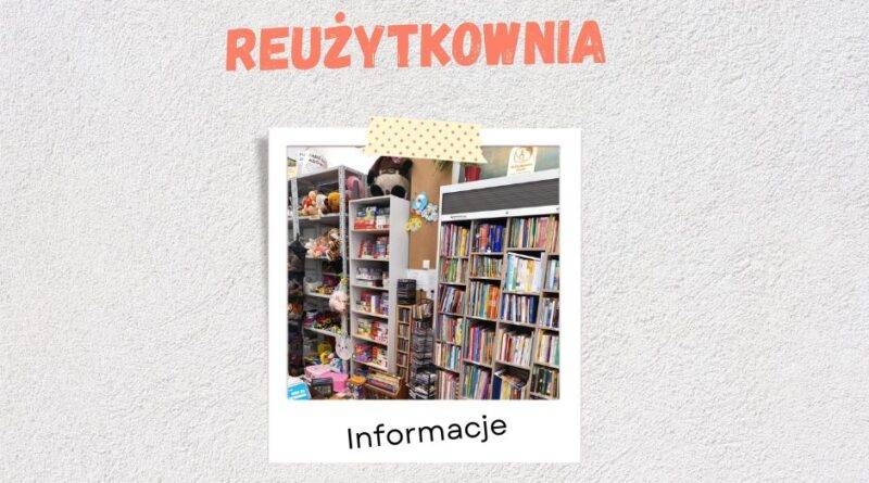 Grafika przedstawia regał z książkami i zabawkami. Klinknięcie w grafike przekierowuje do strony informującej o działaniu przedszkolnej ReUżytkowni w ramach konkursu Opolskie EkoGranty